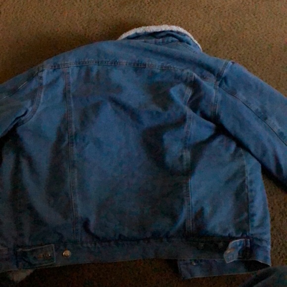 This jacket I have and never wear and I just want to get some clothes away - Picture 2 of 2